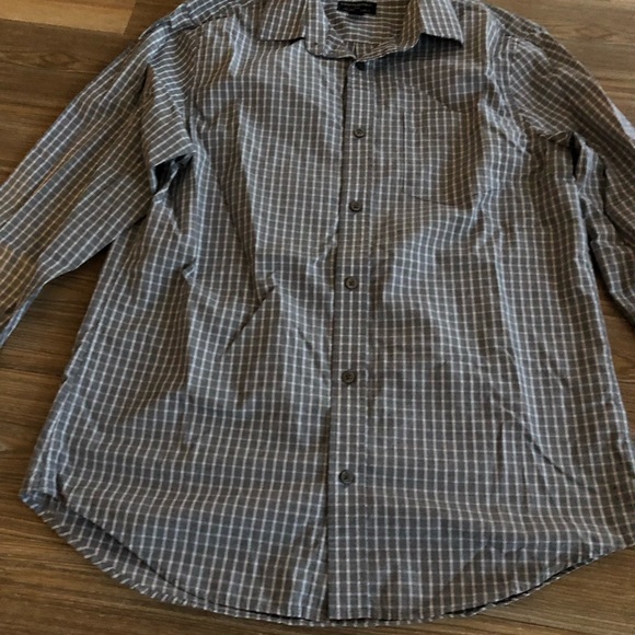 Men’s Slim Fit Banana Republic Button Down Shirt - Picture 3 of 9